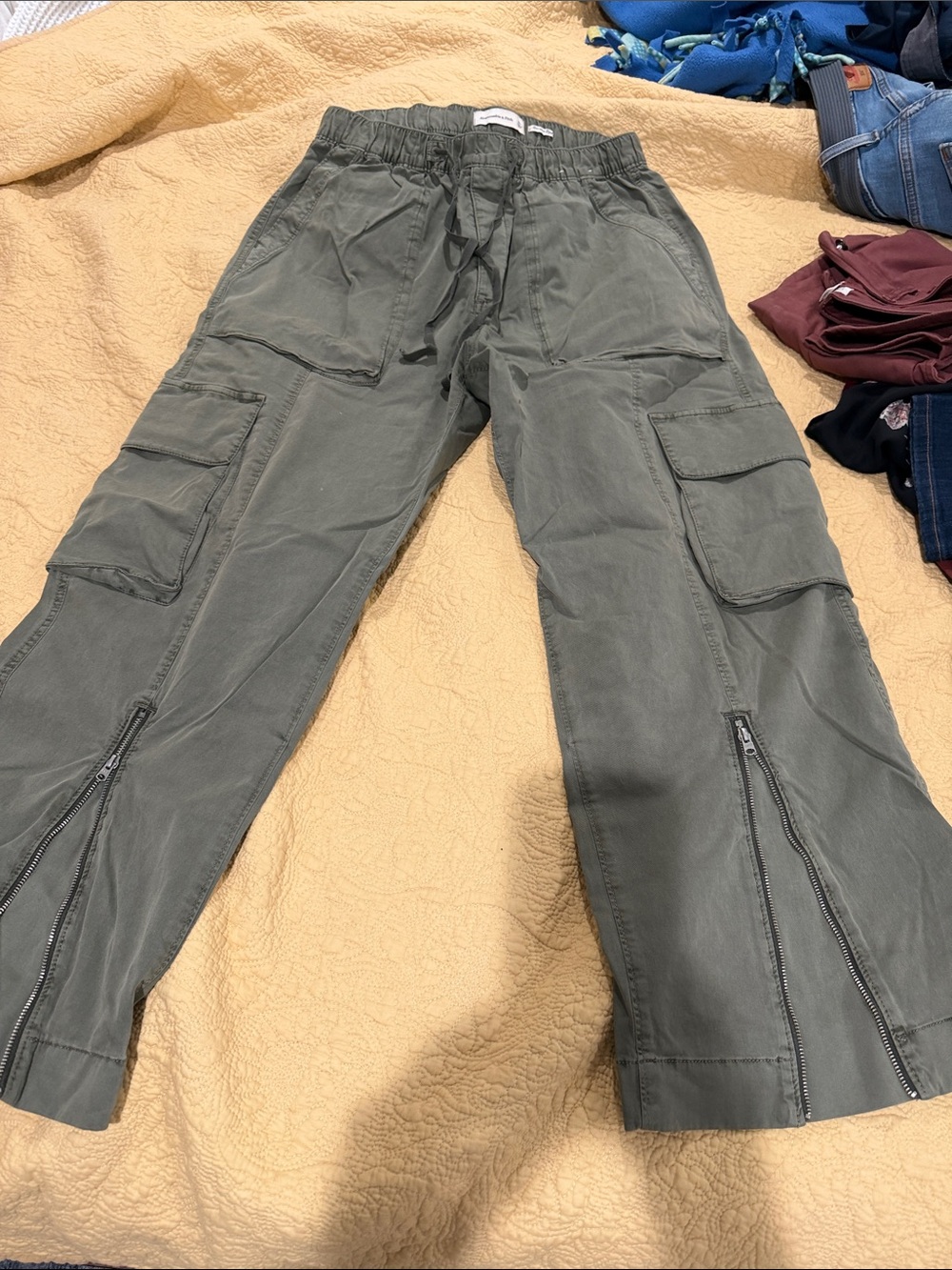 Abercrombie & Fitch Olive Green Women's Cargo Pants